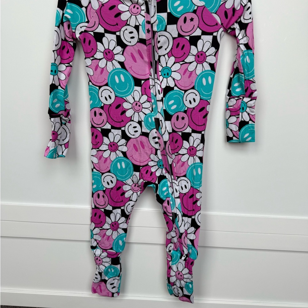 New in bag smiley face floral bamboo zippy pajamas 6-12m